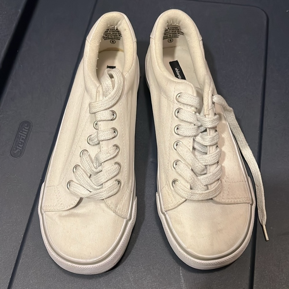Sneakers - Picture 2 of 3
